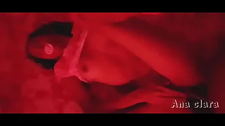 Padrasto tira filha da cama fodendo sua bucetinha apertada e gozando dentro dela: